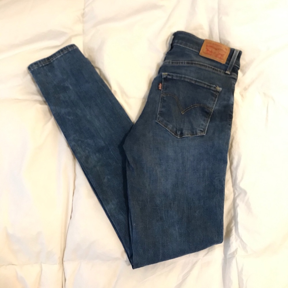 High waisted Levi’s skinny jeans